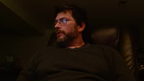 Snapshot of hunglonelyguy chatting on 12.31.24 LonelyGuy online show from 12.31.24