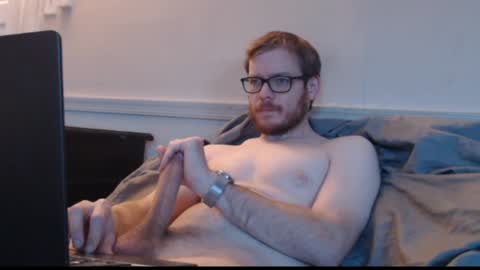 Snapshot of hungmysterio chatting on 12.01.24 HungMysterio online show from 12.01.24