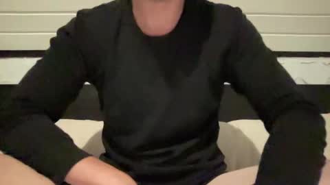 Snapshot of hungwank95 chatting on 12.13.24 hungwank95 online show from 12.13.24