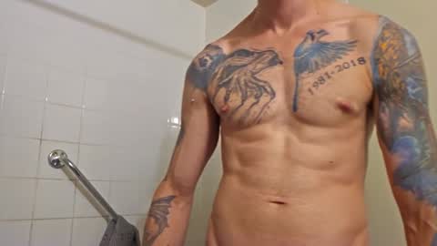 Snapshot of hunkwithglasses chatting on 11.21.25 Wh8teboi online show from 11.21.25