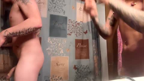 Snapshot of husbandandwife2011 chatting on 02.07.25 husbandandwife2011 online show from 02.07.25