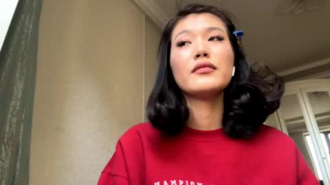 Snapshot of hyemirra chatting on 11.28.25 Hanna online show from 11.28.25