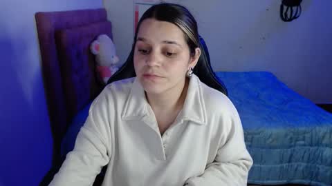 Snapshot of hyun22148625 chatting on 09.25.25 Hello Im Julieta Im 25 years old and I love being here. Thank you for visiting my living room. The only rule is that you hap online show from 09.25.25