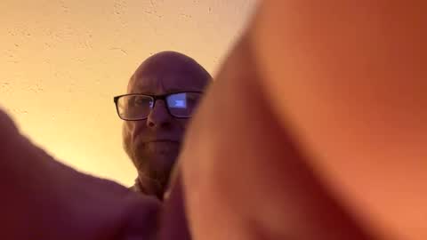 i1nt2fuk online show from 09.15.25