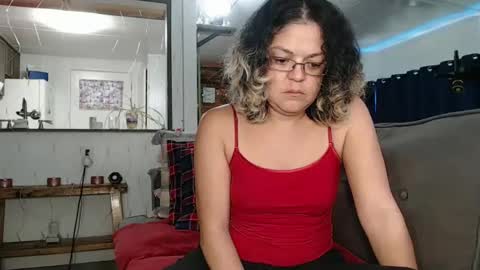 Snapshot of i_fetishize_u chatting on 03.07.25 ShortStuff online show from 03.07.25