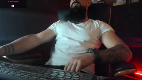 Snapshot of iamalexander_ chatting on 09.27.25 Lex online show from 09.27.25