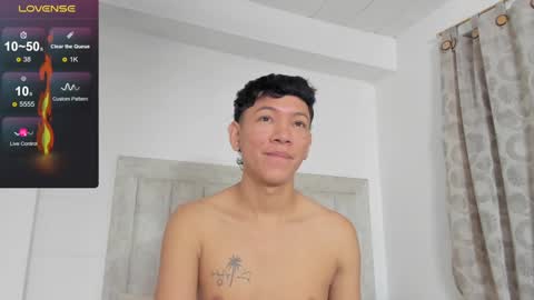 Snapshot of iamjulian_ chatting on 12.14.24 Juliiiiian online show from 12.14.24