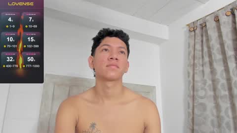 Snapshot of iamjulian_ chatting on 12.19.24 Juliiiiian online show from 12.19.24