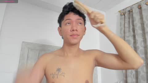 Snapshot of iamjulian_ chatting on 12.20.24 Juliiiiian online show from 12.20.24
