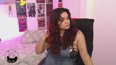 Snapshot of iammari_ chatting on 09.09.25 Mari online show from 09.09.25