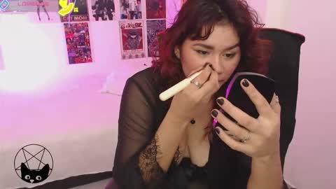 Snapshot of iammari_ chatting on 09.18.25 Mari online show from 09.18.25