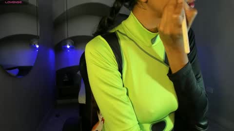 Nayuta online show from 03.05.25