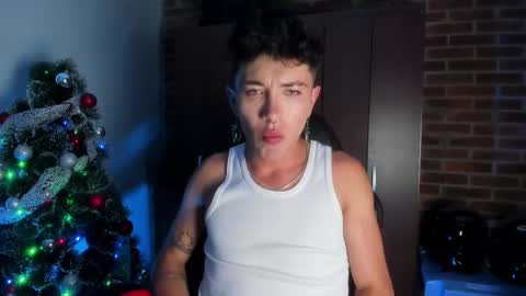 Snapshot of ianwayne_ chatting on 12.05.25 Andrew online show from 12.05.25