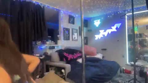 Snapshot of icyspice chatting on 09.30.25 icyspice online show from 09.30.25