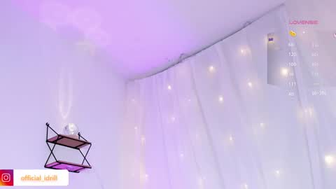 Snapshot of idriill chatting on 01.18.25 idrill online show from 01.18.25