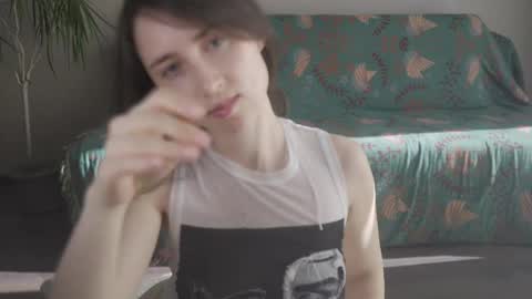 Snapshot of ifyouleave chatting on 03.07.25 Belle online show from 03.07.25