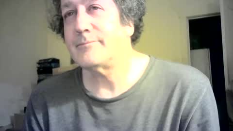 Snapshot of ignoredlittlestloser chatting on 12.20.24 ignoredlittlestloser online show from 12.20.24