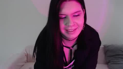 Snapshot of iintimate_flesh chatting on 10.11.25 Vella online show from 10.11.25