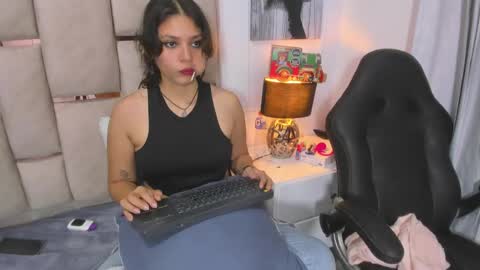 Snapshot of iliy_ chatting on 12.29.24 ILY   online show from 12.29.24