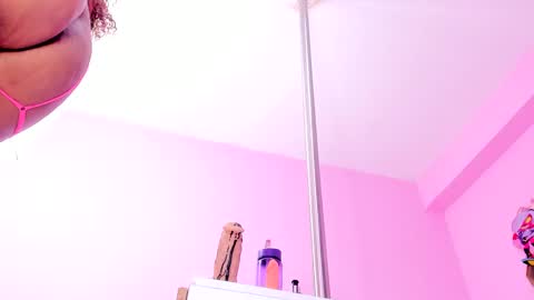 Snapshot of im_a_slut40 chatting on 12.30.24 im_a_slut40 online show from 12.30.24
