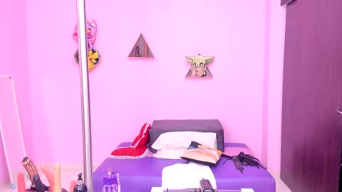 Snapshot of im_a_slut40 chatting on 03.07.25 im_a_slut40 online show from 03.07.25