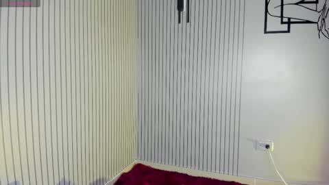 Snapshot of im_perla chatting on 10.02.25 Perla online show from 10.02.25