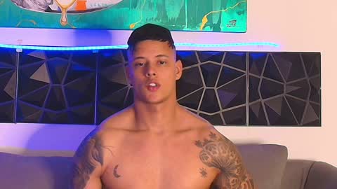 Snapshot of imconor chatting on 02.04.25 imconor online show from 02.04.25