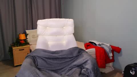 incredible_ariela online show from 02.04.25