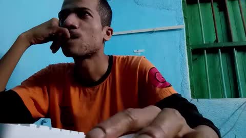 Snapshot of indian_bengali_boy chatting on 09.28.25 Suman Leo online show from 09.28.25