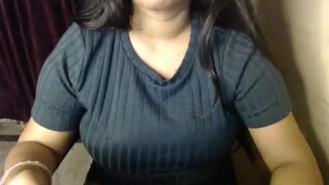 Snapshot of indian_nia chatting on 10.18.25 Nia online show from 10.18.25