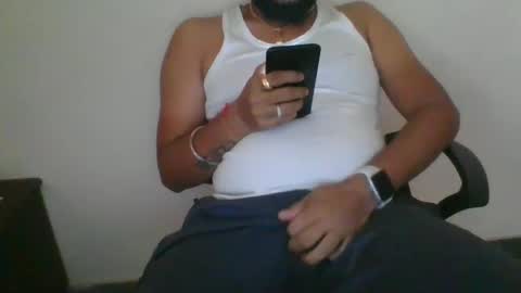 Snapshot of indianlover1433 chatting on 02.15.25 Indian lover online show from 02.15.25