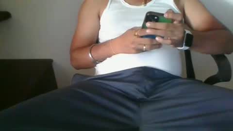 Snapshot of indianlover1433 chatting on 02.17.25 Indian lover online show from 02.17.25