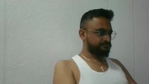 Snapshot of indianlover1433 chatting on 09.26.25 Indian lover online show from 09.26.25