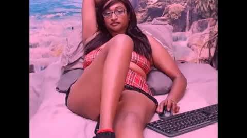 Snapshot of indianspicy69 chatting on 01.25.25 Shreya online show from 01.25.25