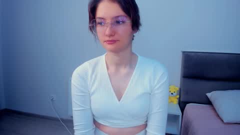 Kira online show from 11.11.25