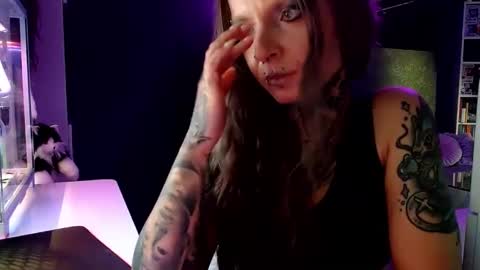 Snapshot of inesdesire chatting on 12.31.24 InesDesire online show from 12.31.24