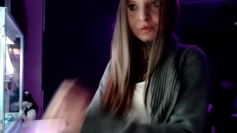 Snapshot of inesdesire chatting on 01.17.25 InesDesire online show from 01.17.25