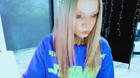 Snapshot of inesdesire chatting on 09.16.25 InesDesire online show from 09.16.25