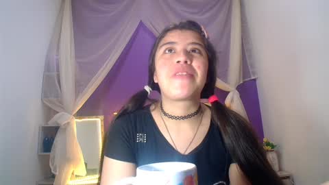 Snapshot of ingrid_casas chatting on 12.20.24 Ingrid petite online show from 12.20.24
