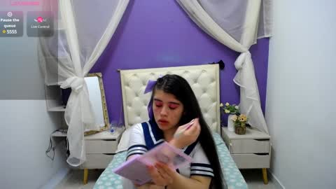 Snapshot of ingrid_casas chatting on 12.31.24 Ingrid petite online show from 12.31.24