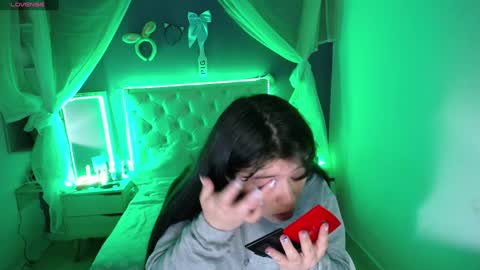 Snapshot of ingrid_casas chatting on 01.21.25 Ingrid petite online show from 01.21.25