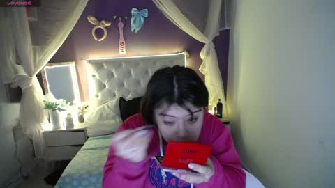Snapshot of ingrid_casas chatting on 01.22.25 Ingrid petite online show from 01.22.25
