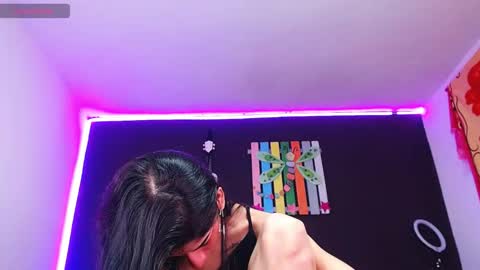 Snapshot of ingrid_zese chatting on 10.18.25 Ingrid Zese online show from 10.18.25