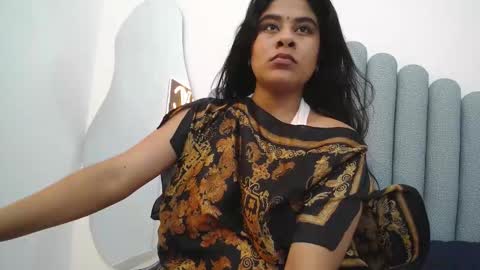 Snapshot of iniyalaboni chatting on 02.17.25 Iniya online show from 02.17.25
