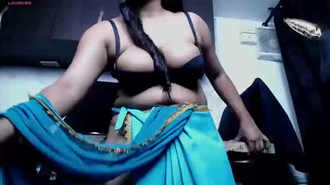 Snapshot of iniyalaboni chatting on 09.09.25 Iniya online show from 09.09.25