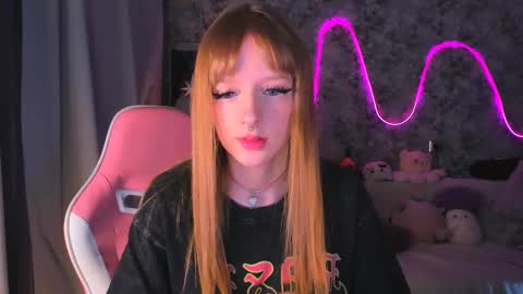 Snapshot of inma_lewdness chatting on 12.21.24 Grace online show from 12.21.24