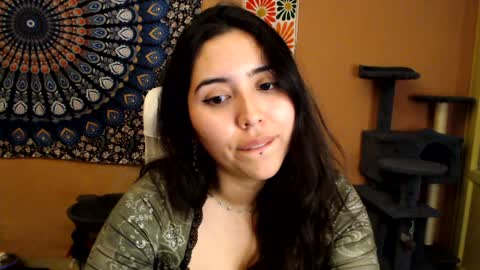 Snapshot of intimatetales chatting on 01.21.25 Africa online show from 01.21.25