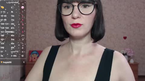 Snapshot of irenlarasani chatting on 02.12.25 IrenLarasani online show from 02.12.25