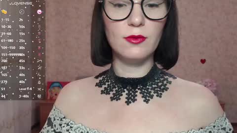 Snapshot of irenlarasani chatting on 02.19.25 IrenLarasani online show from 02.19.25