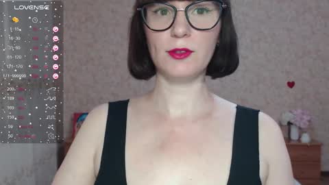Snapshot of irenlarasani chatting on 09.15.25 IrenLarasani online show from 09.15.25